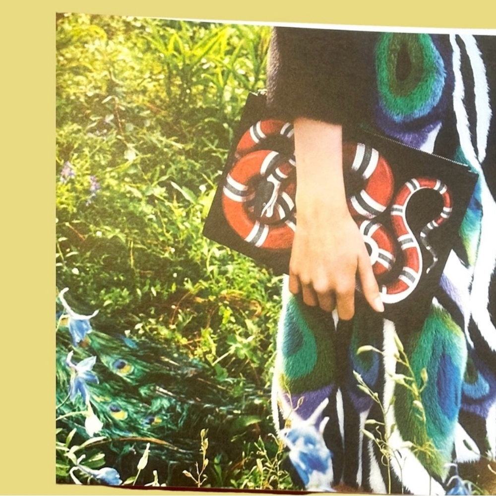 Gucci 2016 Gift Catalog / Coffee Table Book with price list. MINT Condit… - Picture 3 of 6